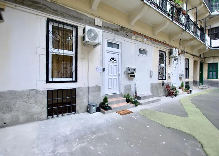 Studio Apartment By Hi5- Rozsa Street